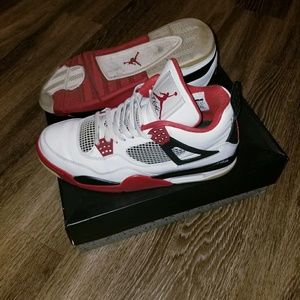 Retro Jordan 4